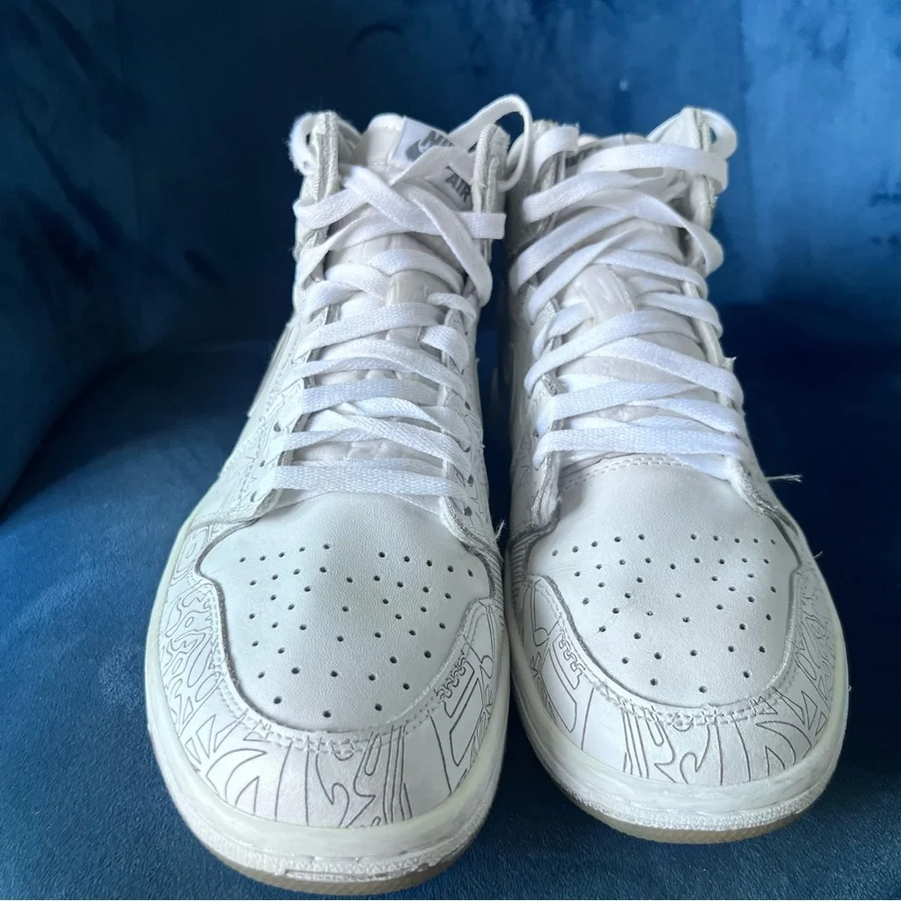 Jordan Mens High-Top Sneakers in White and Light Gray